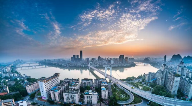 广西法治日报｜法治护着产业跑 服务围着项目转——柳州市司法局以高水平法治护航现代产业体系迭代升级